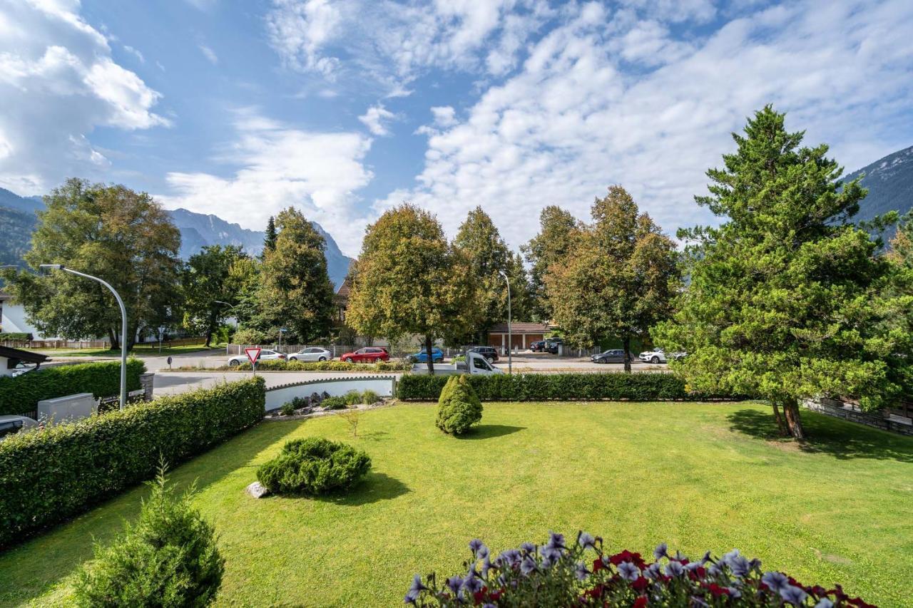 Hotel Garni Brunnthaler Garmisch-Partenkirchen Exterior photo