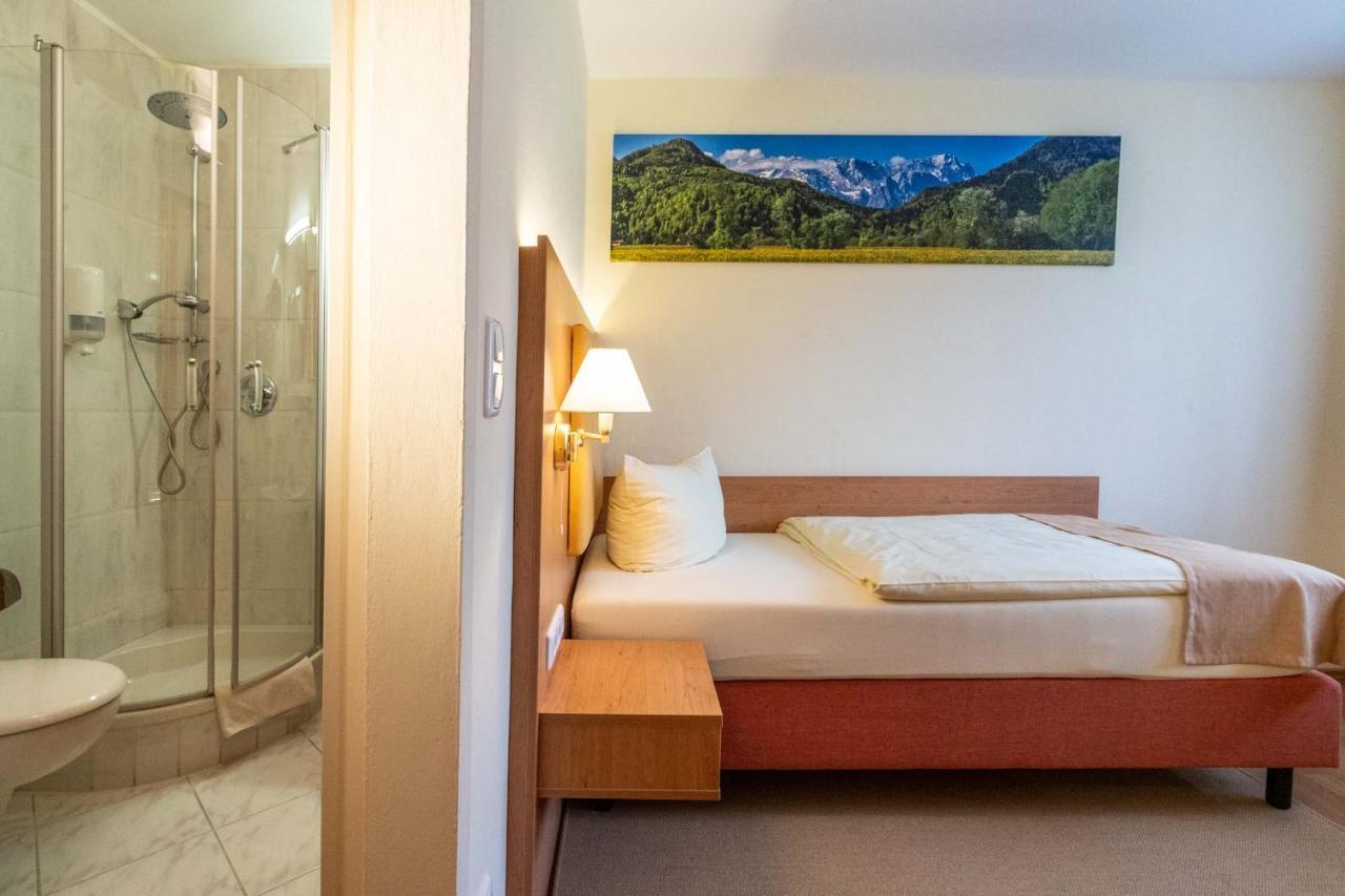 Hotel Garni Brunnthaler Garmisch-Partenkirchen Exterior photo